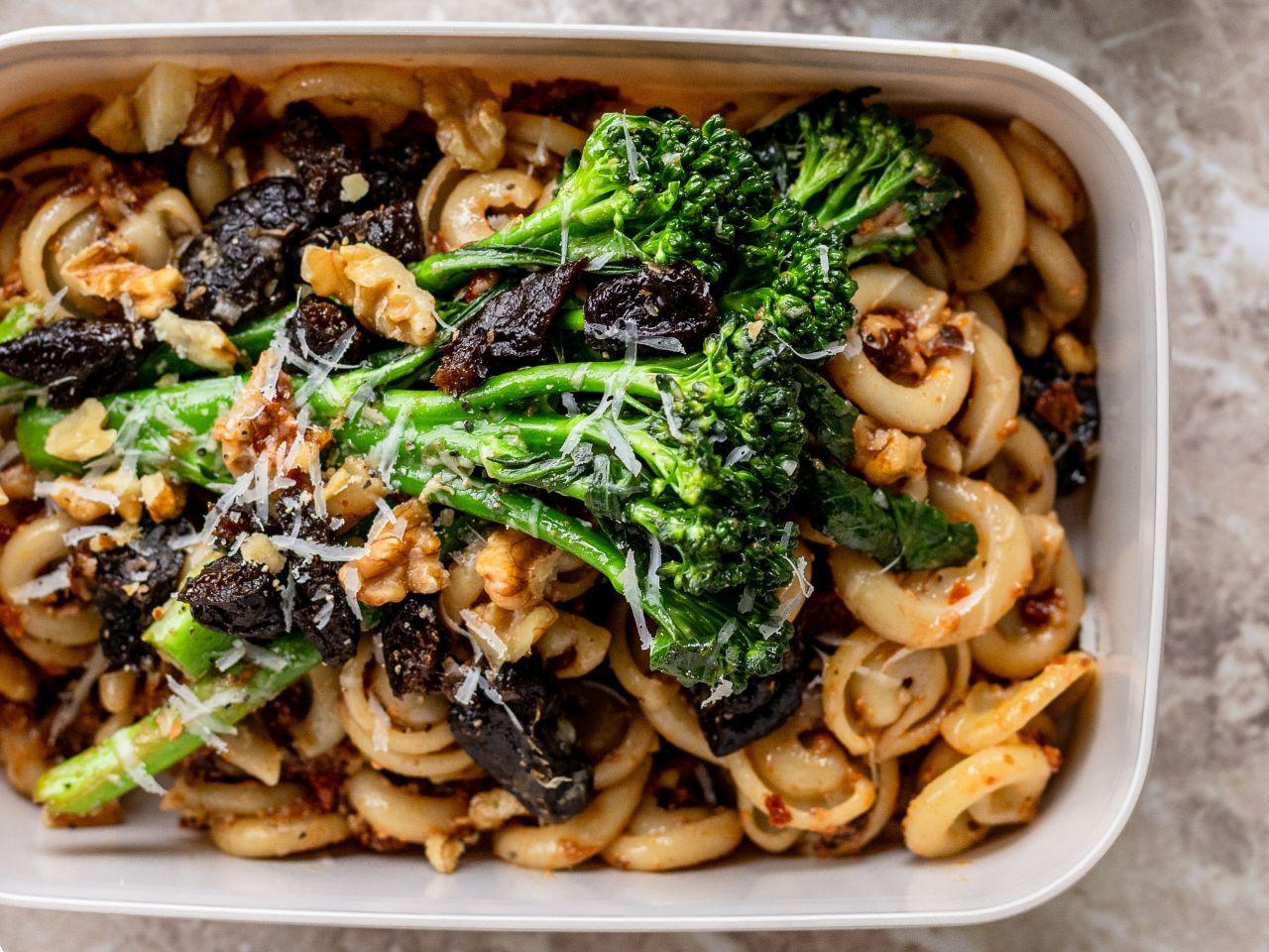 Sun-dried tomato, California Prune and balsamic pesto pasta